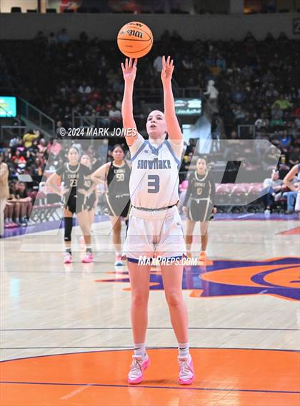 Thumbnail 3 in Chinle vs. Snowflake (AIA 3A Quarterfinal) photogallery.