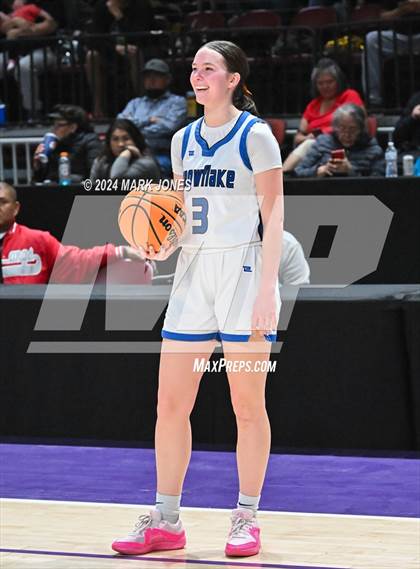 Thumbnail 1 in Chinle vs. Snowflake (AIA 3A Quarterfinal) photogallery.