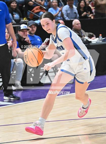 Thumbnail 2 in Chinle vs. Snowflake (AIA 3A Quarterfinal) photogallery.
