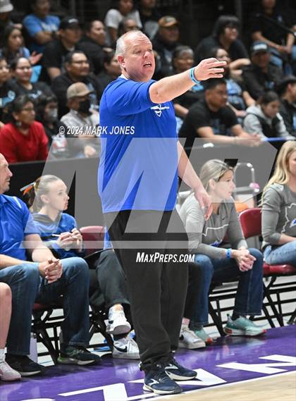 Thumbnail 3 in Chinle vs. Snowflake (AIA 3A Quarterfinal) photogallery.