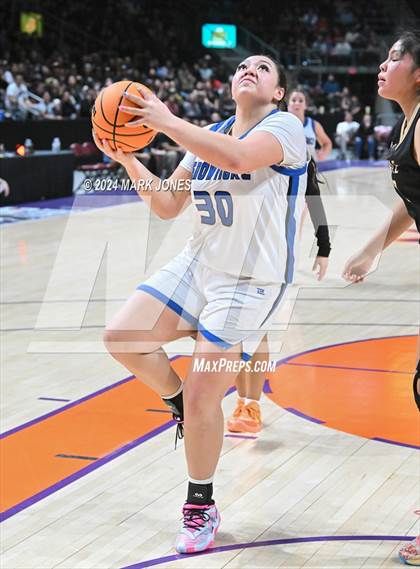Thumbnail 1 in Chinle vs. Snowflake (AIA 3A Quarterfinal) photogallery.