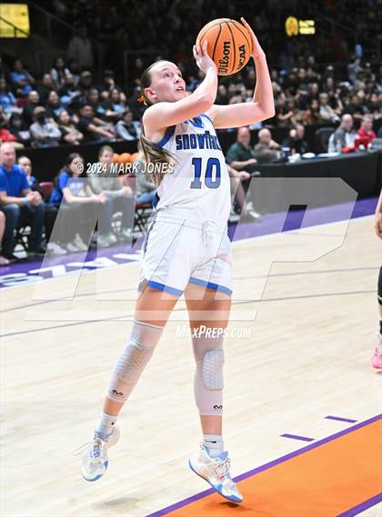 Thumbnail 3 in Chinle vs. Snowflake (AIA 3A Quarterfinal) photogallery.
