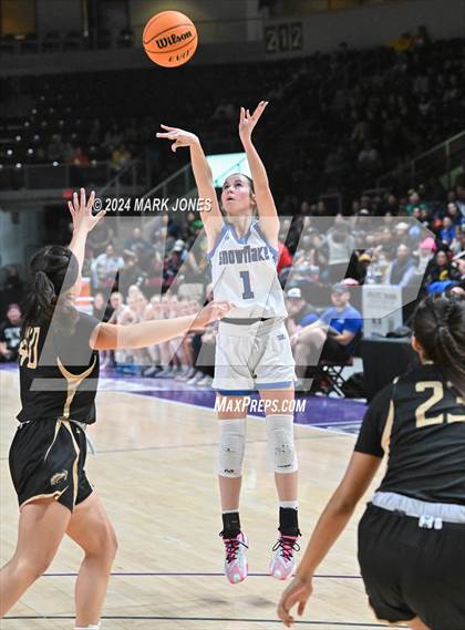 Thumbnail 3 in Chinle vs. Snowflake (AIA 3A Quarterfinal) photogallery.