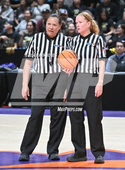 Thumbnail 1 in Chinle vs. Snowflake (AIA 3A Quarterfinal) photogallery.
