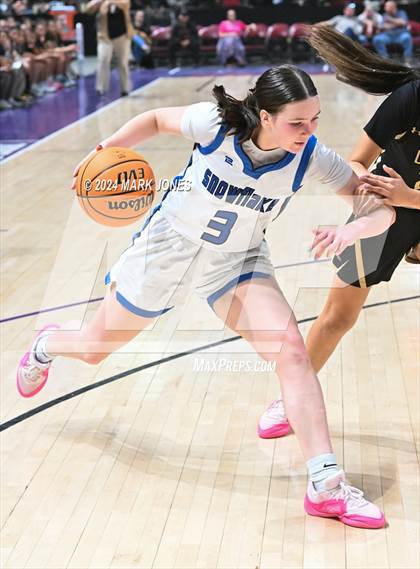 Thumbnail 2 in Chinle vs. Snowflake (AIA 3A Quarterfinal) photogallery.