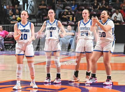Thumbnail 1 in Chinle vs. Snowflake (AIA 3A Quarterfinal) photogallery.