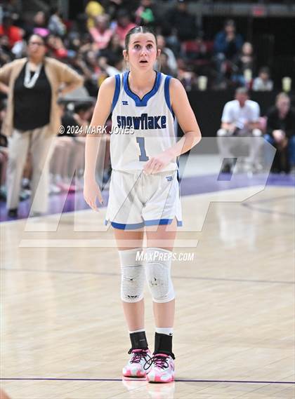 Thumbnail 1 in Chinle vs. Snowflake (AIA 3A Quarterfinal) photogallery.