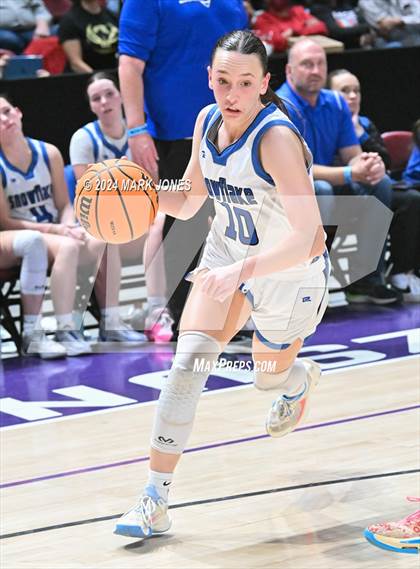 Thumbnail 1 in Chinle vs. Snowflake (AIA 3A Quarterfinal) photogallery.
