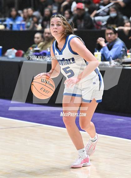 Thumbnail 1 in Chinle vs. Snowflake (AIA 3A Quarterfinal) photogallery.