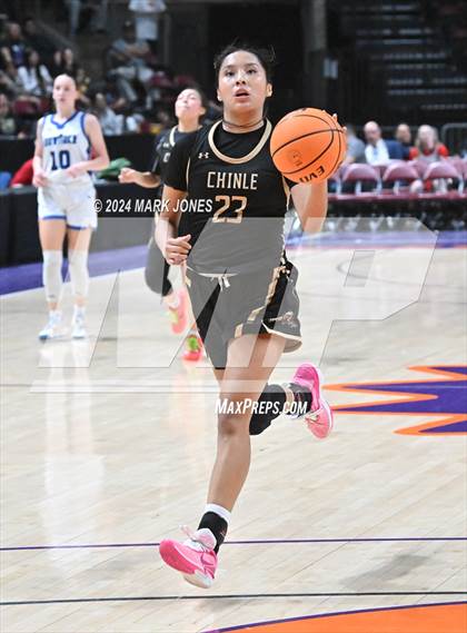 Thumbnail 2 in Chinle vs. Snowflake (AIA 3A Quarterfinal) photogallery.