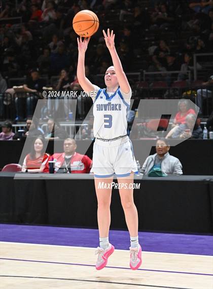 Thumbnail 2 in Chinle vs. Snowflake (AIA 3A Quarterfinal) photogallery.