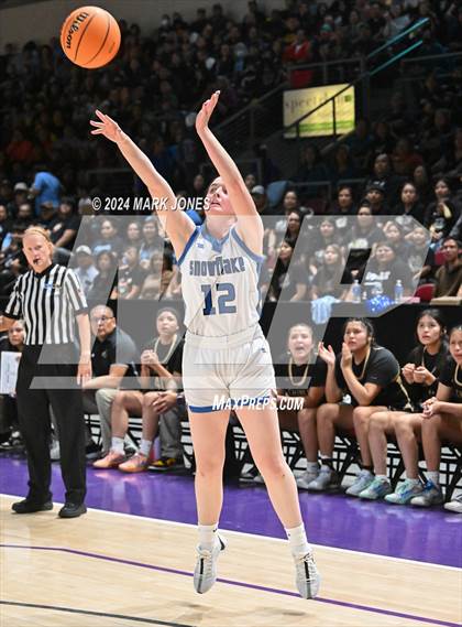 Thumbnail 3 in Chinle vs. Snowflake (AIA 3A Quarterfinal) photogallery.