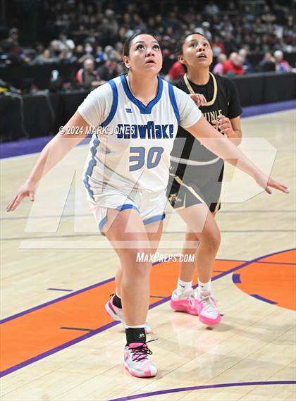 Thumbnail 1 in Chinle vs. Snowflake (AIA 3A Quarterfinal) photogallery.