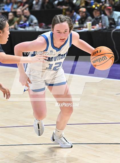 Thumbnail 3 in Chinle vs. Snowflake (AIA 3A Quarterfinal) photogallery.