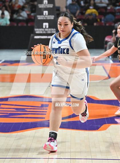 Thumbnail 2 in Chinle vs. Snowflake (AIA 3A Quarterfinal) photogallery.