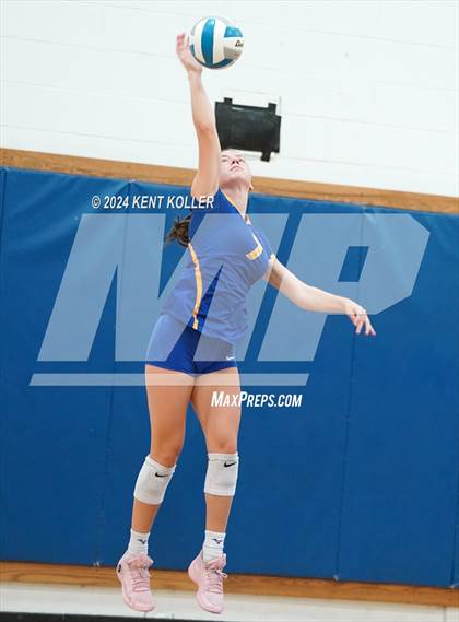 Thumbnail 1 in Midland vs. Clarenceville (Our Lady Of The Lakes Invite) photogallery.