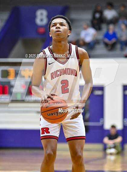 Thumbnail 1 in Mt. Vernon vs. Richmond (IHSAA 4A Section 9 First Round)  photogallery.