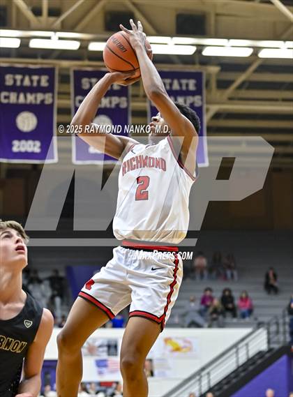 Thumbnail 3 in Mt. Vernon vs. Richmond (IHSAA 4A Section 9 First Round)  photogallery.