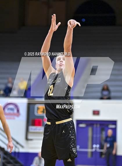 Thumbnail 2 in Mt. Vernon vs. Richmond (IHSAA 4A Section 9 First Round)  photogallery.