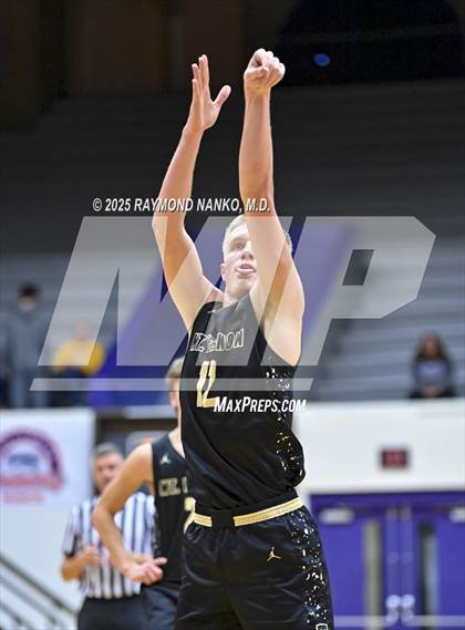 Thumbnail 1 in Mt. Vernon vs. Richmond (IHSAA 4A Section 9 First Round)  photogallery.