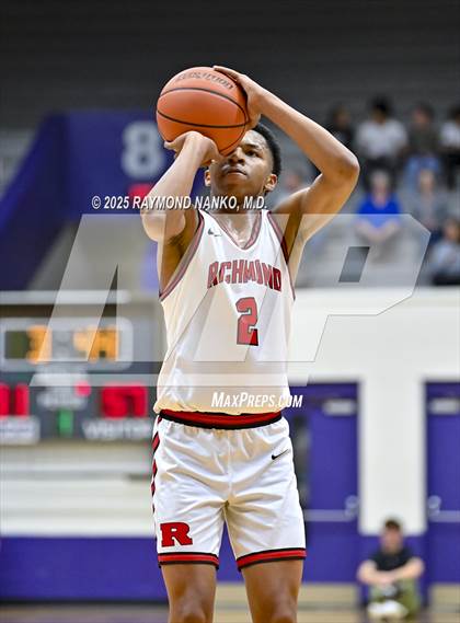 Thumbnail 2 in Mt. Vernon vs. Richmond (IHSAA 4A Section 9 First Round)  photogallery.