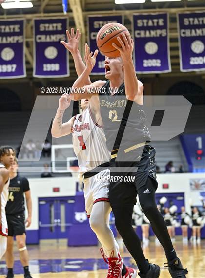 Thumbnail 2 in Mt. Vernon vs. Richmond (IHSAA 4A Section 9 First Round)  photogallery.