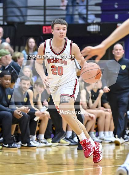 Thumbnail 1 in Mt. Vernon vs. Richmond (IHSAA 4A Section 9 First Round)  photogallery.