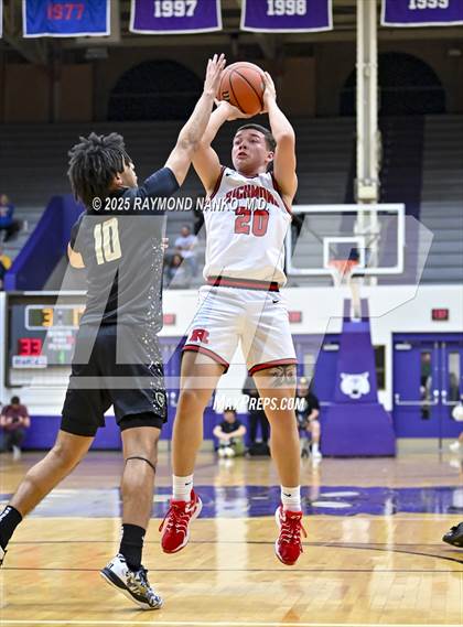 Thumbnail 1 in Mt. Vernon vs. Richmond (IHSAA 4A Section 9 First Round)  photogallery.