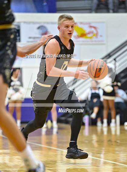 Thumbnail 3 in Mt. Vernon vs. Richmond (IHSAA 4A Section 9 First Round)  photogallery.