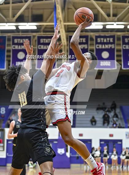 Thumbnail 3 in Mt. Vernon vs. Richmond (IHSAA 4A Section 9 First Round)  photogallery.