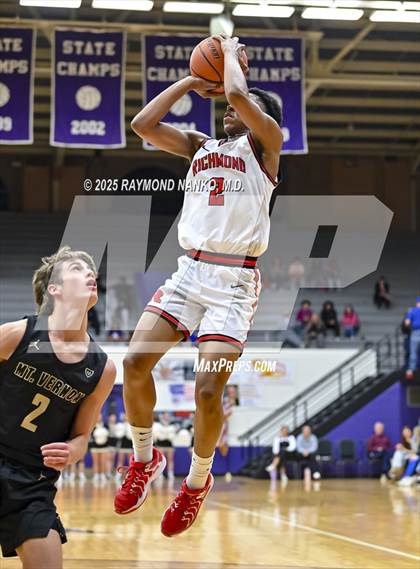 Thumbnail 2 in Mt. Vernon vs. Richmond (IHSAA 4A Section 9 First Round)  photogallery.
