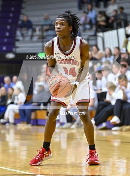 Thumbnail 1 in Mt. Vernon vs. Richmond (IHSAA 4A Section 9 First Round)  photogallery.
