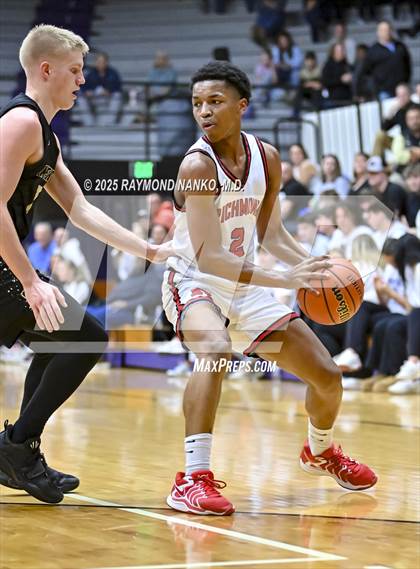 Thumbnail 1 in Mt. Vernon vs. Richmond (IHSAA 4A Section 9 First Round)  photogallery.