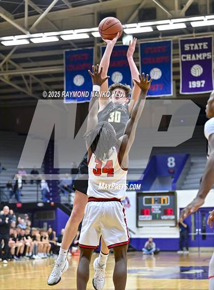 Thumbnail 2 in Mt. Vernon vs. Richmond (IHSAA 4A Section 9 First Round)  photogallery.