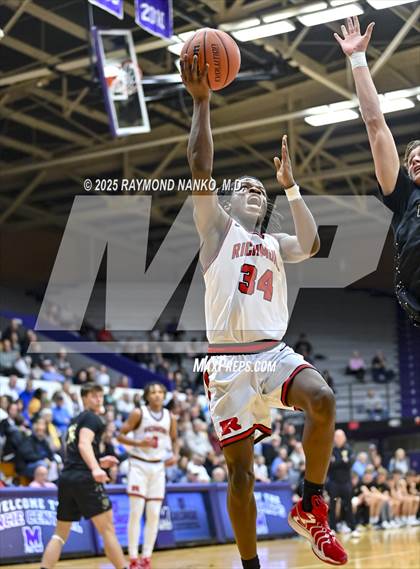 Thumbnail 1 in Mt. Vernon vs. Richmond (IHSAA 4A Section 9 First Round)  photogallery.
