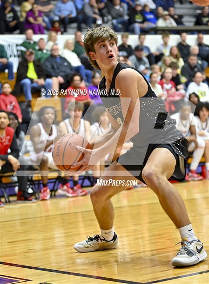 Thumbnail 3 in Mt. Vernon vs. Richmond (IHSAA 4A Section 9 First Round)  photogallery.