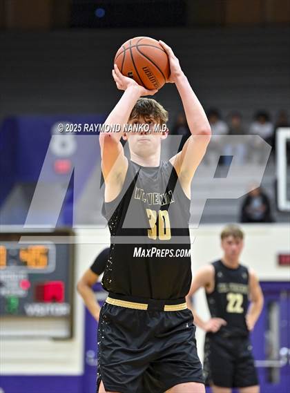 Thumbnail 3 in Mt. Vernon vs. Richmond (IHSAA 4A Section 9 First Round)  photogallery.