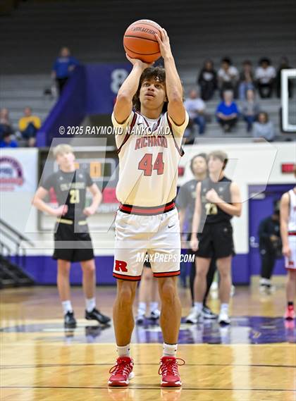 Thumbnail 1 in Mt. Vernon vs. Richmond (IHSAA 4A Section 9 First Round)  photogallery.