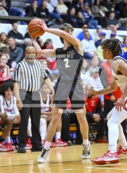 Thumbnail 3 in Mt. Vernon vs. Richmond (IHSAA 4A Section 9 First Round)  photogallery.