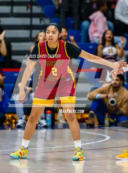 Thumbnail 3 in Bishop Ireton vs. Bishop McNamara (WCAC Final) photogallery.