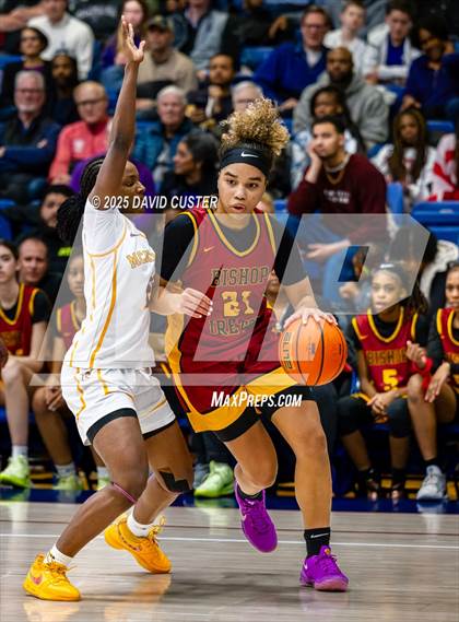 Thumbnail 3 in Bishop Ireton vs. Bishop McNamara (WCAC Final) photogallery.