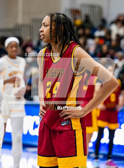 Thumbnail 1 in Bishop Ireton vs. Bishop McNamara (WCAC Final) photogallery.