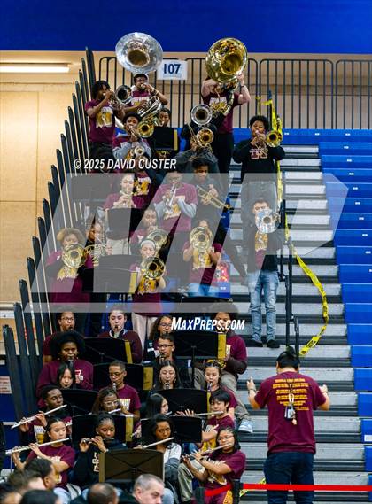Thumbnail 3 in Bishop Ireton vs. Bishop McNamara (WCAC Final) photogallery.