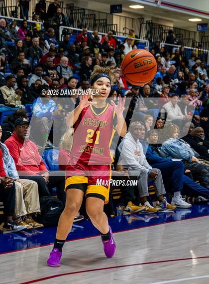 Thumbnail 1 in Bishop Ireton vs. Bishop McNamara (WCAC Final) photogallery.