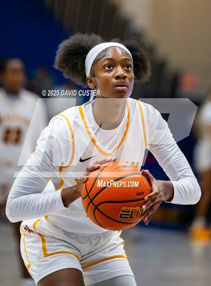 Thumbnail 1 in Bishop Ireton vs. Bishop McNamara (WCAC Final) photogallery.