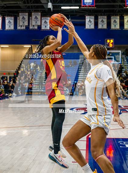 Thumbnail 1 in Bishop Ireton vs. Bishop McNamara (WCAC Final) photogallery.