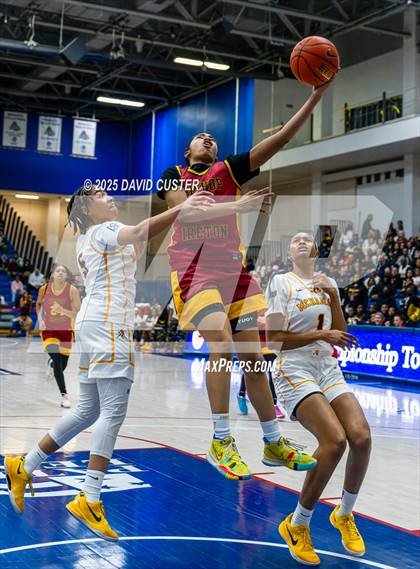 Thumbnail 2 in Bishop Ireton vs. Bishop McNamara (WCAC Final) photogallery.