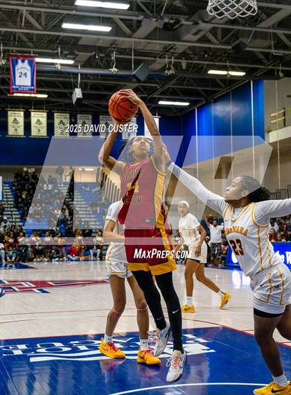 Thumbnail 3 in Bishop Ireton vs. Bishop McNamara (WCAC Final) photogallery.