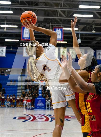 Thumbnail 2 in Bishop Ireton vs. Bishop McNamara (WCAC Final) photogallery.