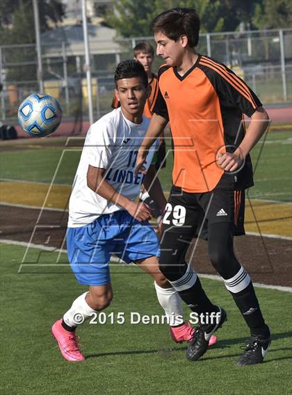 Thumbnail 3 in Summerville vs. Linden (CIF SJS D5 Final) photogallery.